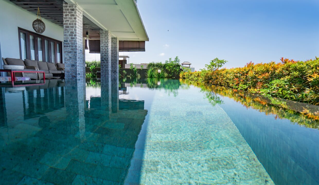 Discover A Beautiful Villa On The Southern Coast Of Bali (2)