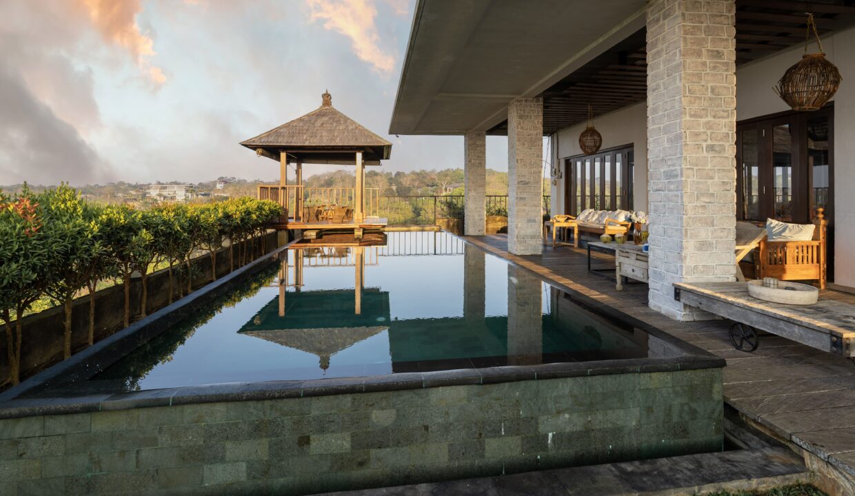 Discover A Beautiful Villa On The Southern Coast Of Bali (4)