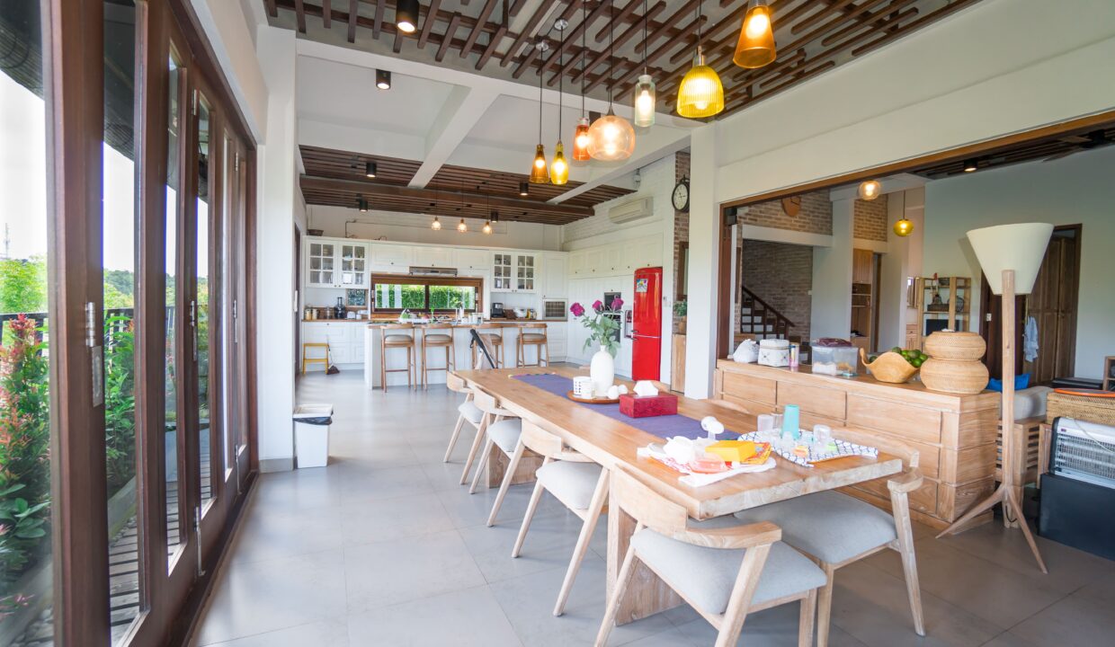 Discover A Beautiful Villa On The Southern Coast Of Bali (7)