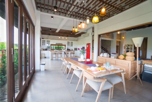 Discover A Beautiful Villa On The Southern Coast Of Bali (7)