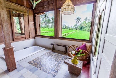 Joglo-Style Retreat Villa for Sale with Rice Field Views (14)