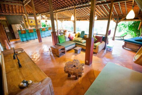 Joglo-Style Retreat Villa for Sale with Rice Field Views (7)