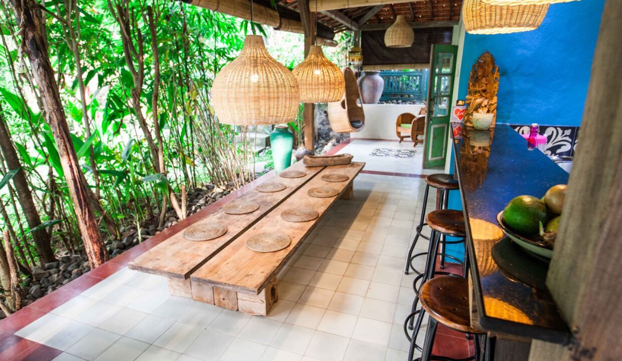 Joglo-Style Retreat Villa for Sale with Rice Field Views (8)