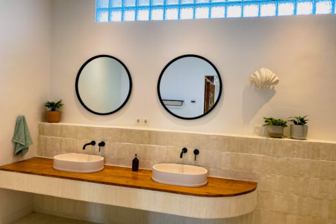8. 4-Bedroom Villa for Sale in Ungasan, Bali(1)