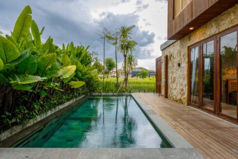 Freehold Villa For Sale Walking Distance to Cemagi Beach (1)