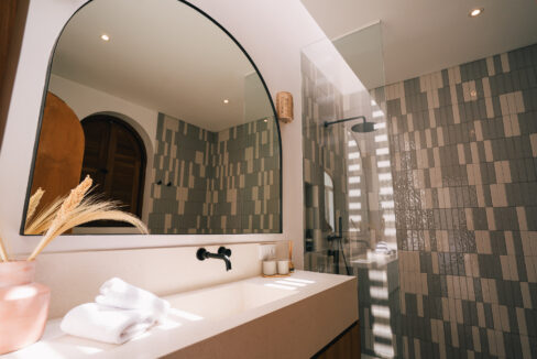 Modern 2-Bedroom Villa with Private Pool in Prime Canggu Location (14)