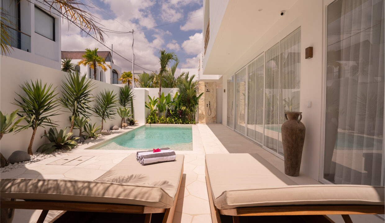 Modern 2-Bedroom Villa with Private Pool in Prime Canggu Location (3)