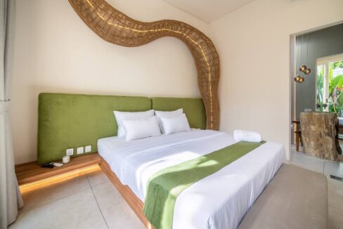 Modern Tropical Villa in Kerobokan with Private Sauna (2)