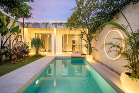 Modern Tropical Villa in Kerobokan with Private Sauna (3)