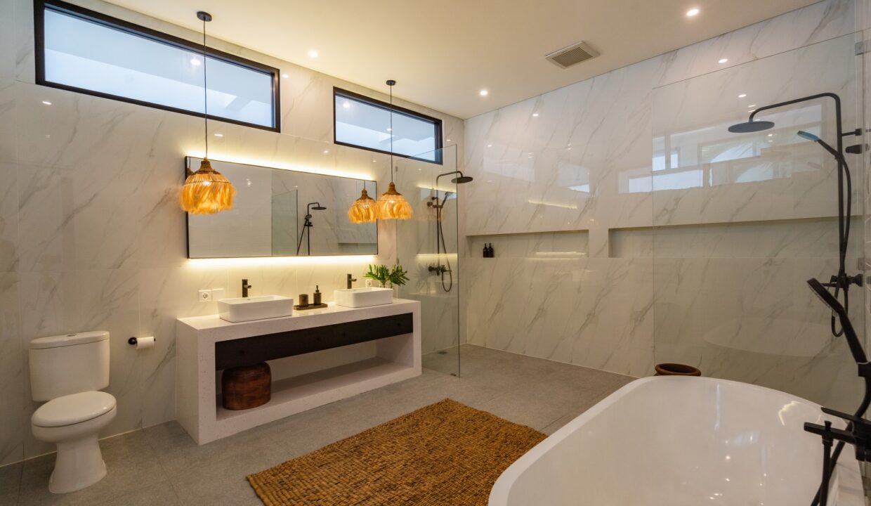 14. Modern 4-Bedroom Leasehold Villa in Pererenan