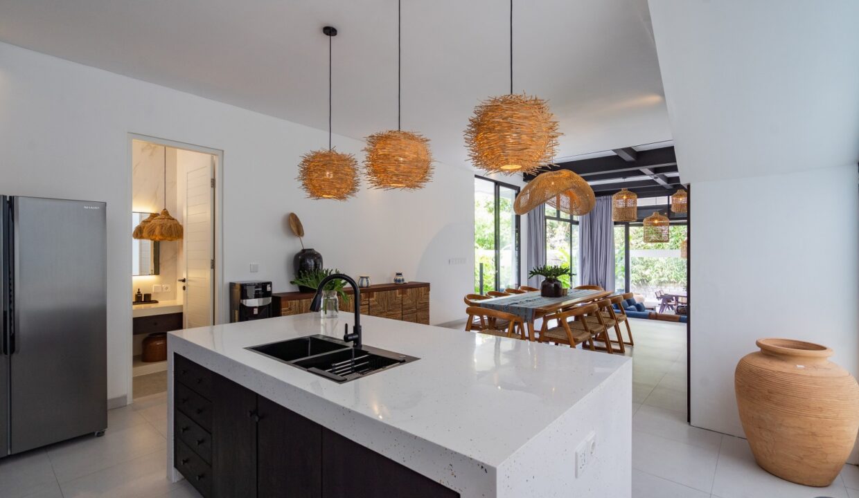 9. Modern 4-Bedroom Leasehold Villa in Pererenan
