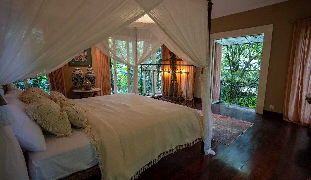Bali’s Most Breathtaking River Estate (12)