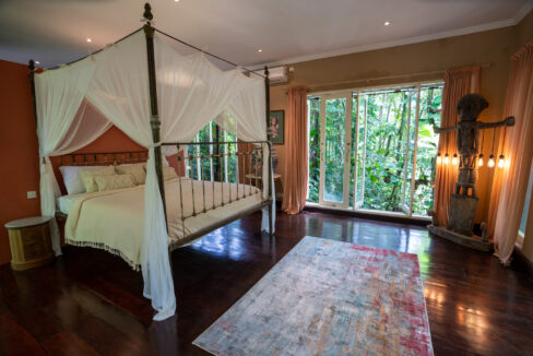 Bali’s Most Breathtaking River Estate (13)