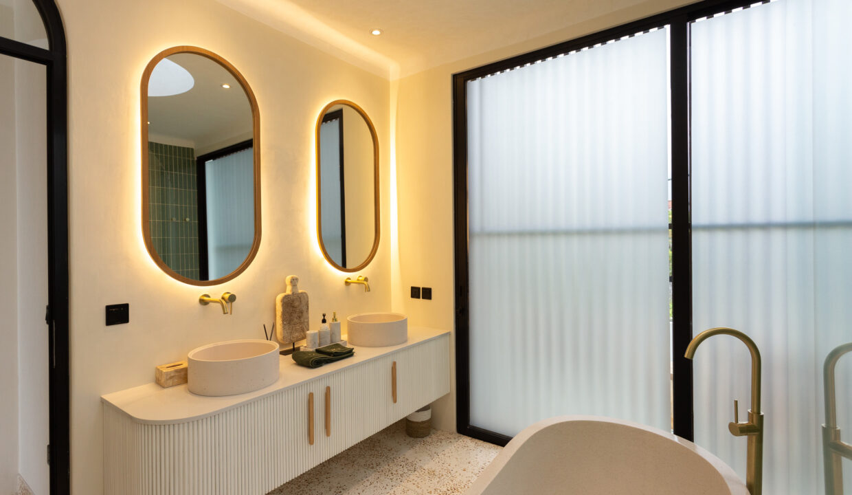 Mediterranean Charm Meets Tropical Living in Canggu (5)