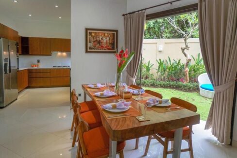 Spacious 4-Bedroom Villa For Yearly Rental In Jimbaran (4)