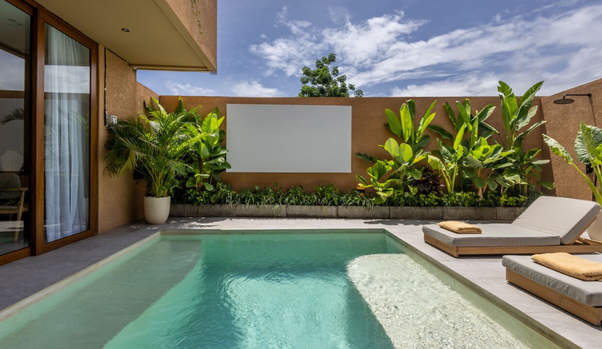 Discover Your Dream Villa In Berawa, Where Modern Luxury Meets Tropical Charm. (1)