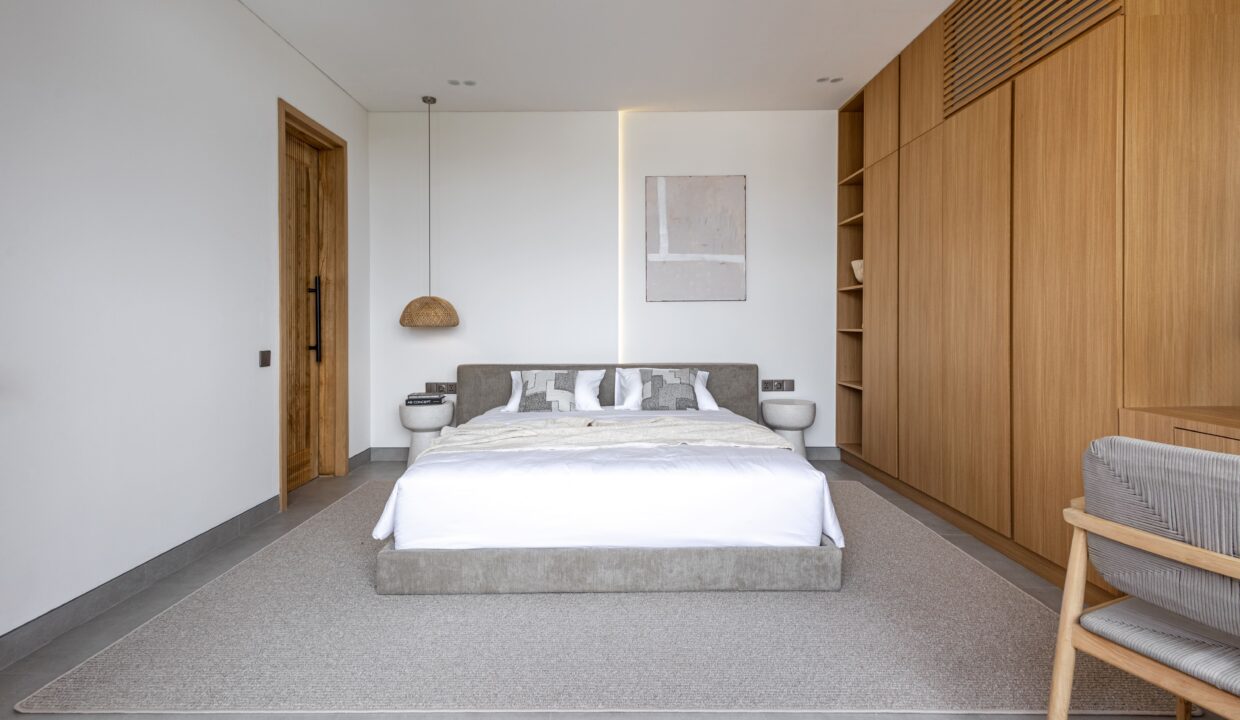 Discover Your Dream Villa In Berawa, Where Modern Luxury Meets Tropical Charm. (12)