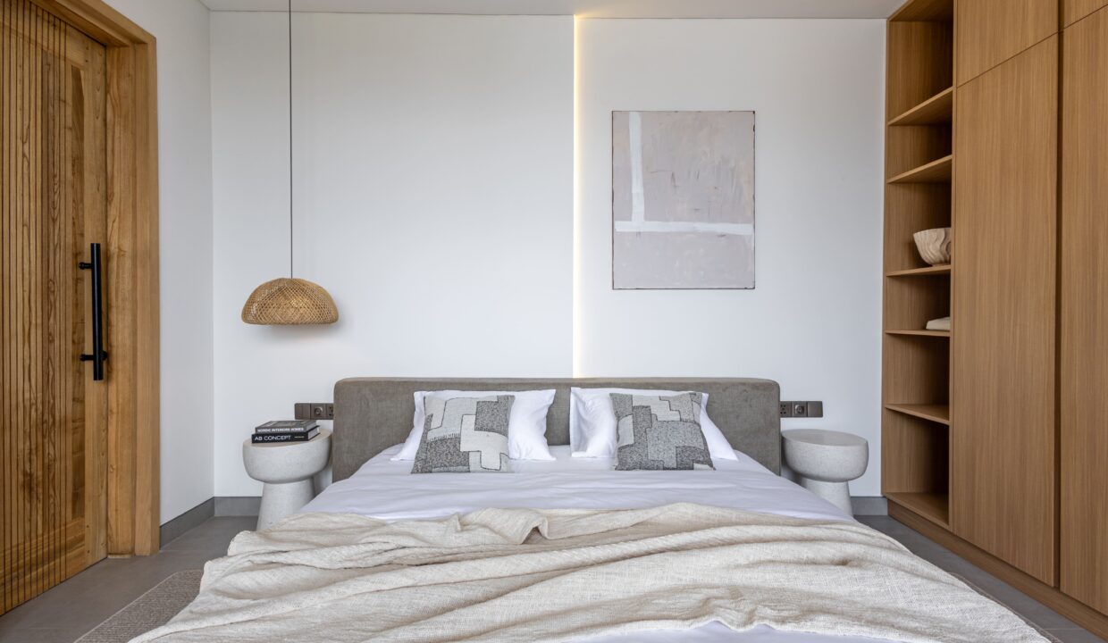 Discover Your Dream Villa In Berawa, Where Modern Luxury Meets Tropical Charm. (14)