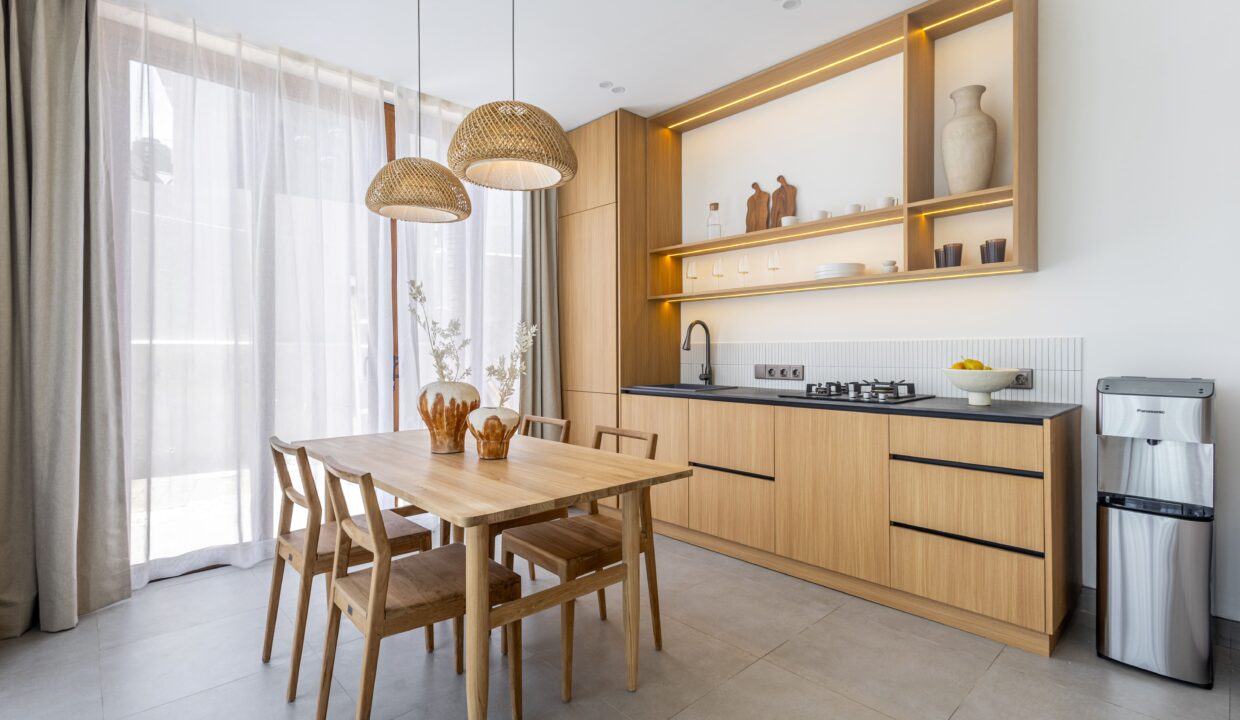 Discover Your Dream Villa In Berawa, Where Modern Luxury Meets Tropical Charm. (4)