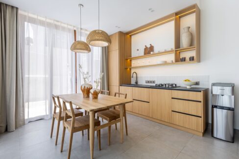 Discover Your Dream Villa In Berawa, Where Modern Luxury Meets Tropical Charm. (4)