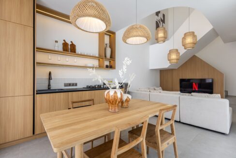 Discover Your Dream Villa In Berawa, Where Modern Luxury Meets Tropical Charm. (5)