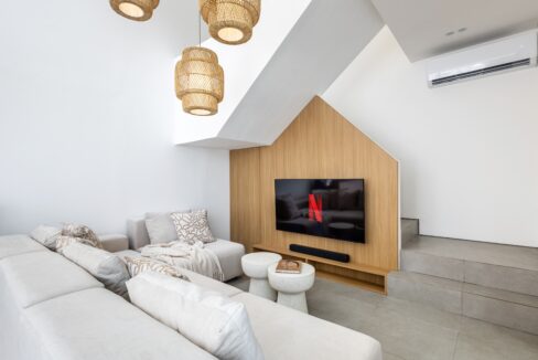 Discover Your Dream Villa In Berawa, Where Modern Luxury Meets Tropical Charm. (6)