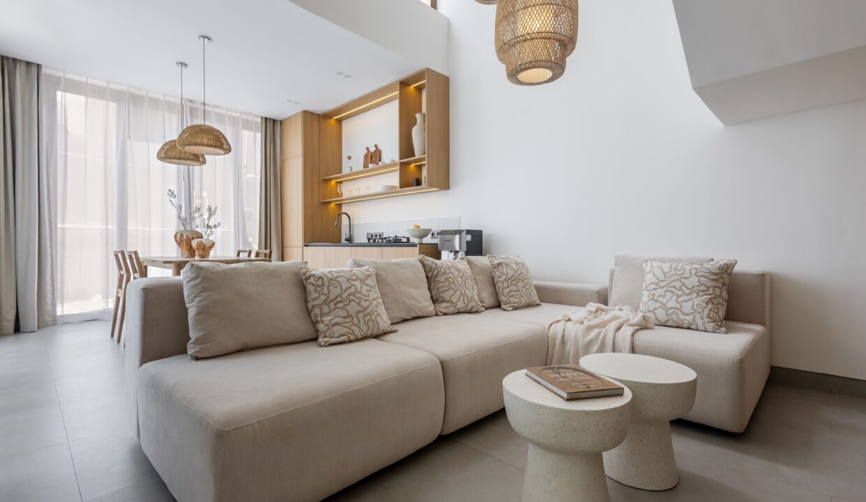 Discover Your Dream Villa In Berawa, Where Modern Luxury Meets Tropical Charm. (7)