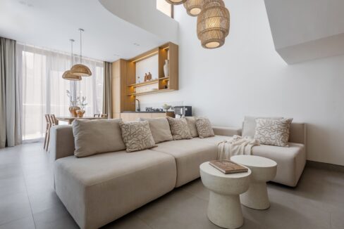 Discover Your Dream Villa In Berawa, Where Modern Luxury Meets Tropical Charm. (7)