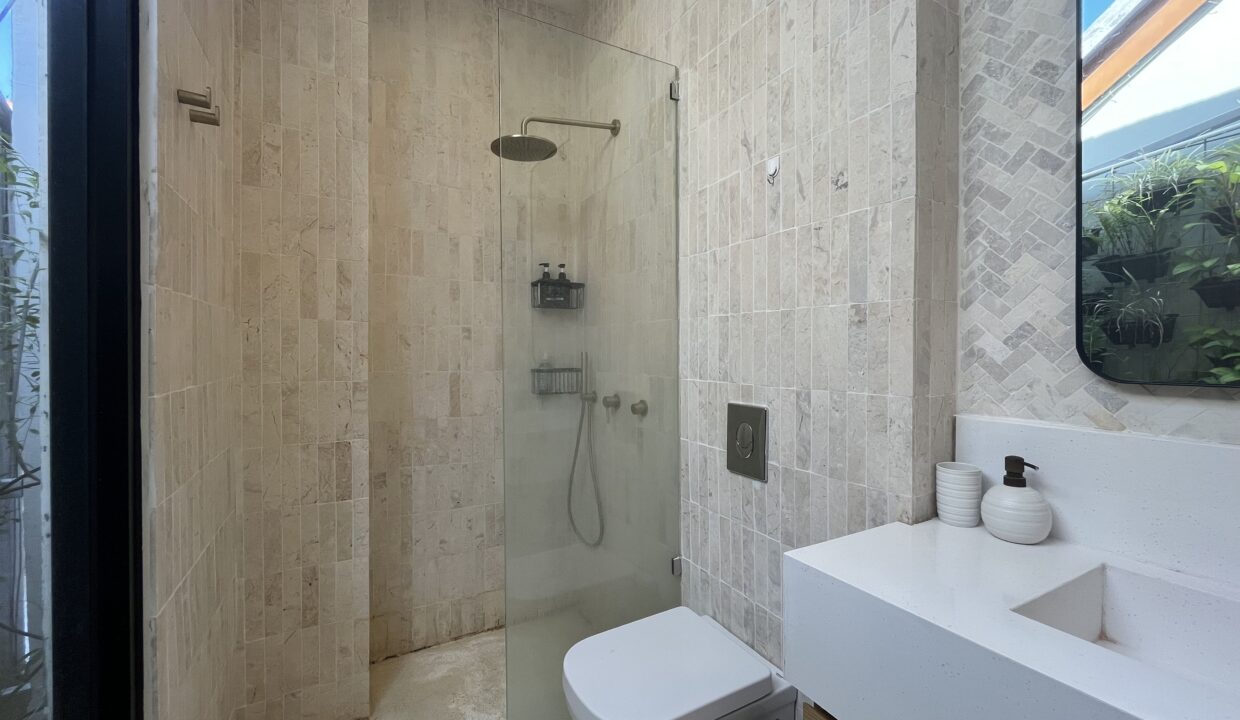 Modern Living Near Melasti Beach (13)