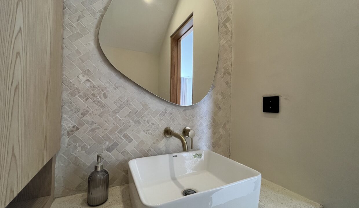 Modern Living Near Melasti Beach (16)