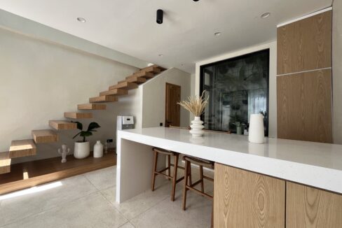 Modern Living Near Melasti Beach (7)