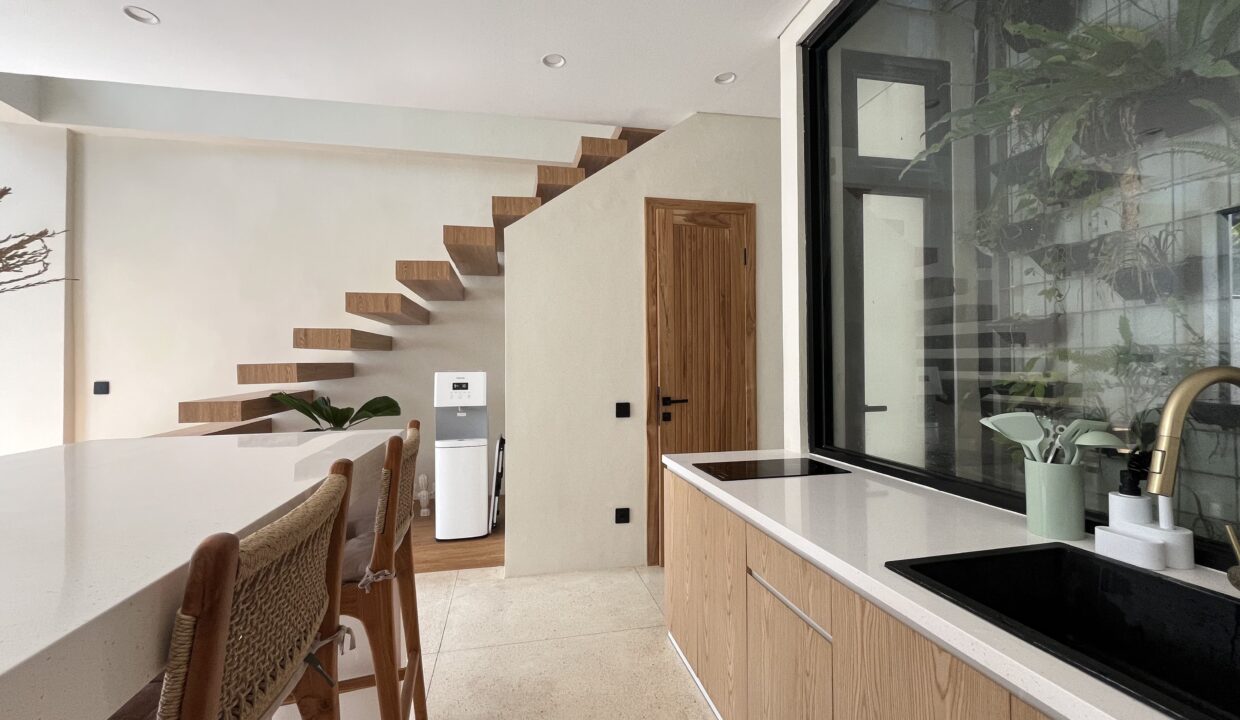 Modern Living Near Melasti Beach (8)