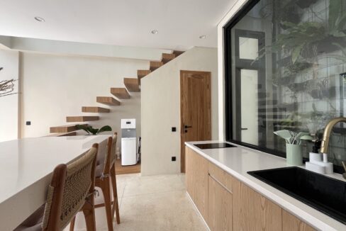 Modern Living Near Melasti Beach (8)