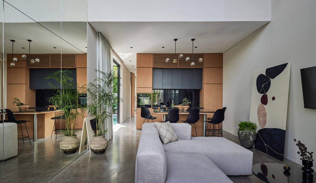 Modern and Stylish 3-Bedroom Townhouse in Prime Umalas Location (6)