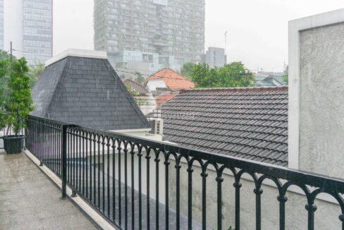 Comfortable Home for Sale Behind Cilandak Town Square – Prime Location (14)