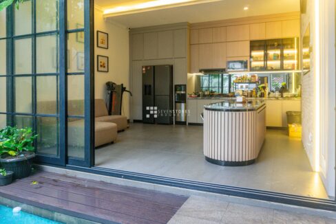 Comfortable Home for Sale Behind Cilandak Town Square – Prime Location (3)