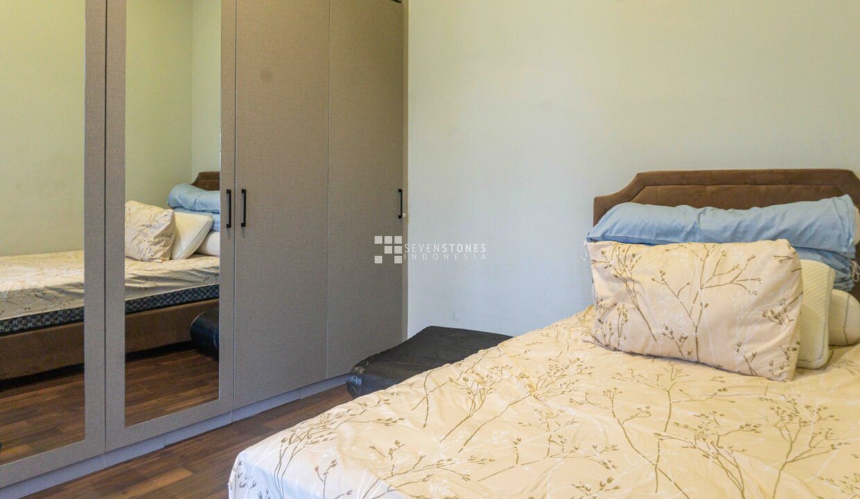 Comfortable Home for Sale Behind Cilandak Town Square – Prime Location (7)