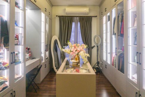 Comfortable Home for Sale Behind Cilandak Town Square – Prime Location (9)