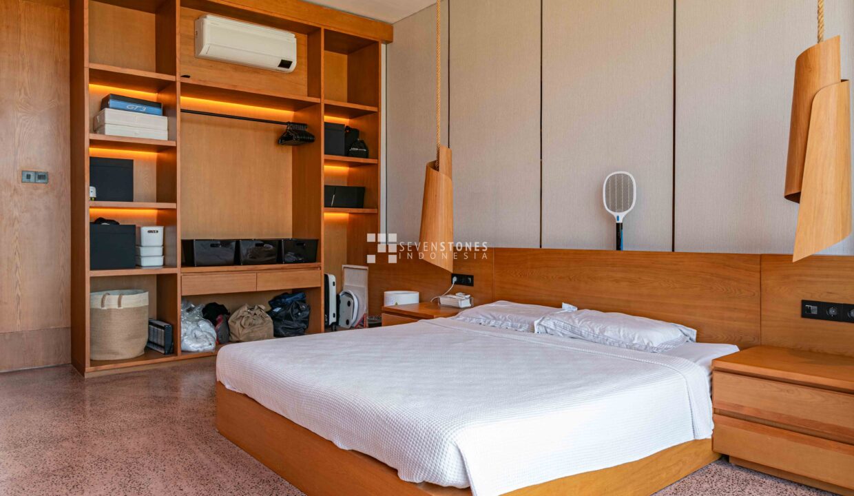 Exquisite 3-Story Luxury Villa in Berawa – Just 5 Minutes from the Beach (14)