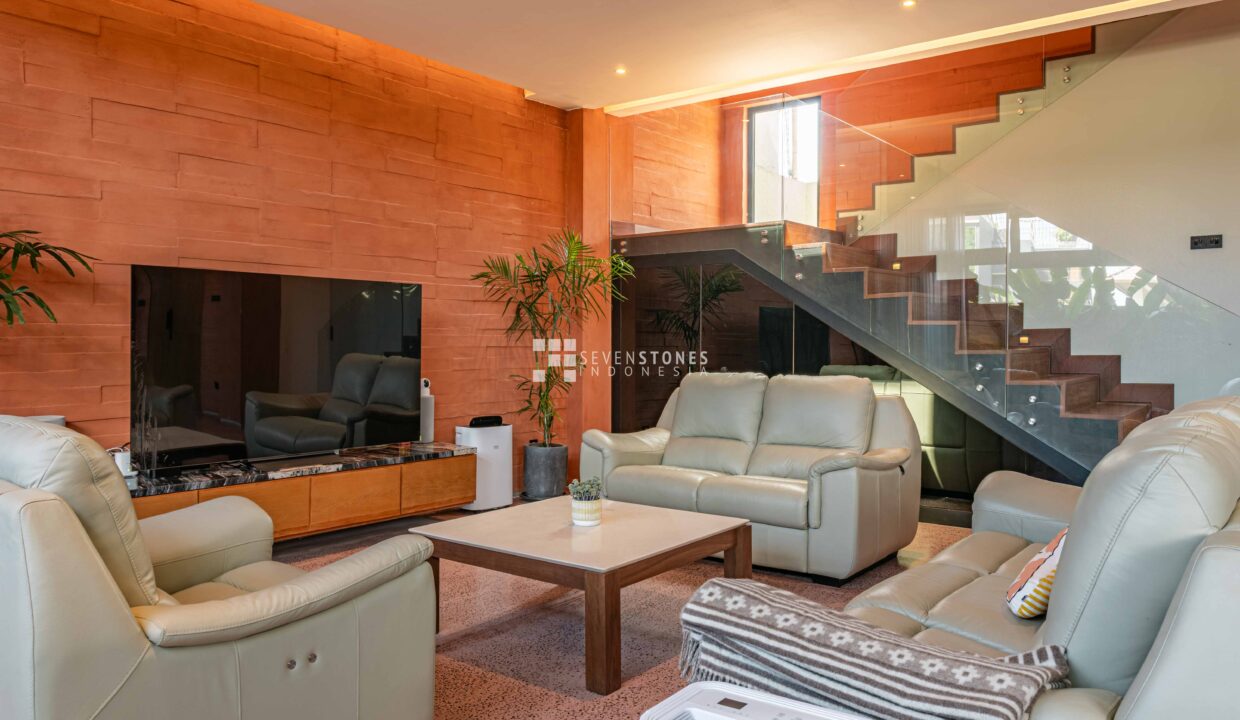 Exquisite 3-Story Luxury Villa in Berawa – Just 5 Minutes from the Beach (3)