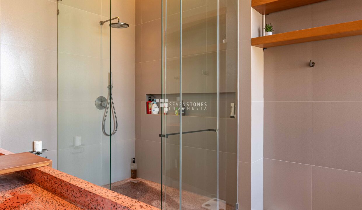 Exquisite 3-Story Luxury Villa in Berawa – Just 5 Minutes from the Beach (9)