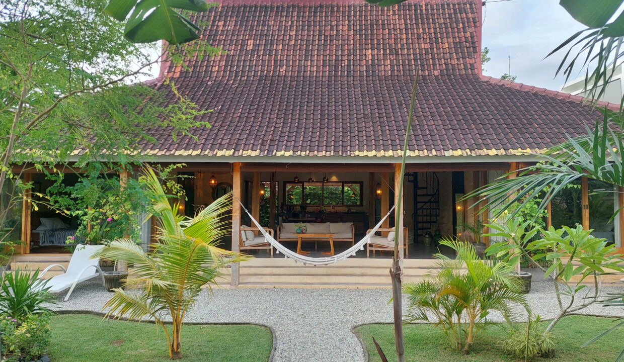 For Leasehold – Elegant Joglo-Style Villa Just 5 Minutes’ Walk to Balangan Beach (1)