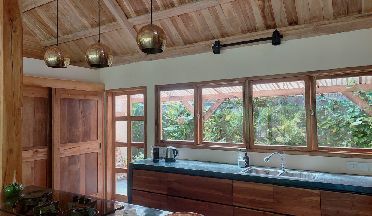For Leasehold – Elegant Joglo-Style Villa Just 5 Minutes’ Walk to Balangan Beach (2)