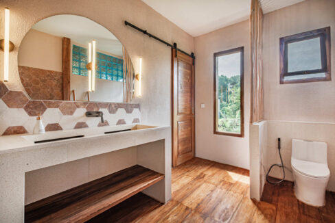 Modern Tropical 3-Bedroom Villa in Kedungu – Close to Beach and Amenities (10)
