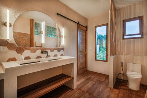 Modern Tropical 3-Bedroom Villa in Kedungu – Close to Beach and Amenities (15)