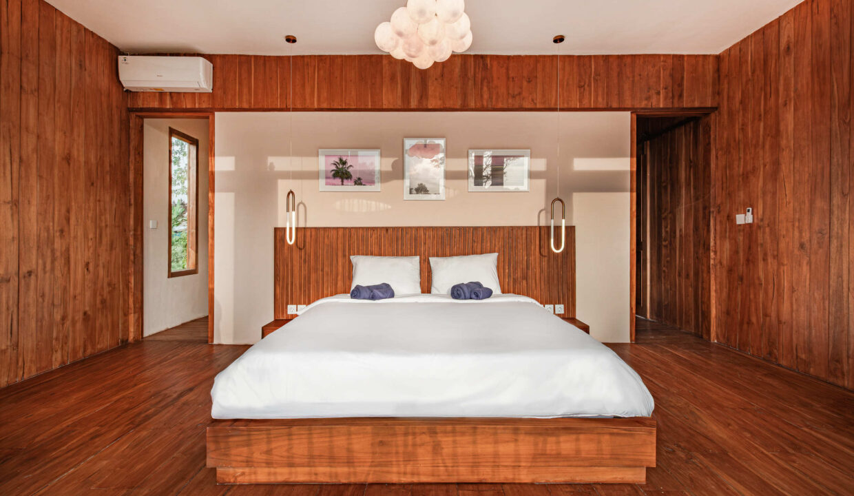Modern Tropical 3-Bedroom Villa in Kedungu – Close to Beach and Amenities (16)