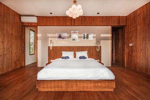 Modern Tropical 3-Bedroom Villa in Kedungu – Close to Beach and Amenities (16)