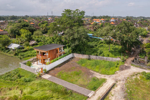 Modern Tropical 3-Bedroom Villa in Kedungu – Close to Beach and Amenities (24)