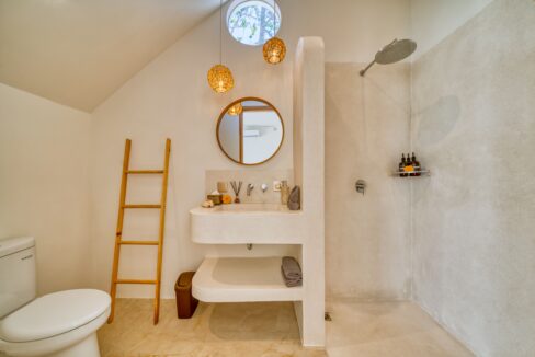 Modern Two-Bedroom Villa with Rooftop Near Balangan Beach – Ideal Investment Opportunity (15)