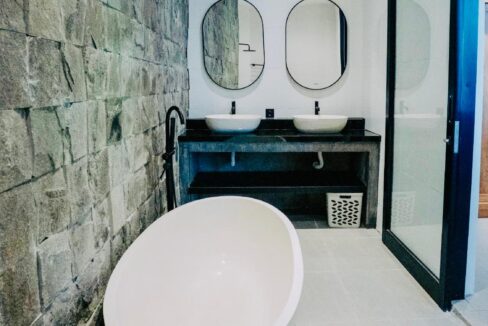 Brand New Two Units 1 Bedroom Modern Riverside Villa for Sale in Ubud (10)